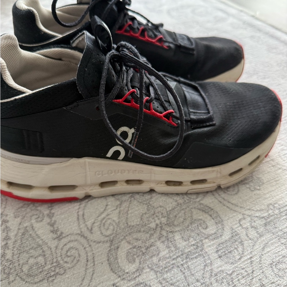 On-Cloud Style Men's Black Athletic Shoe with White Sole and Red Accents